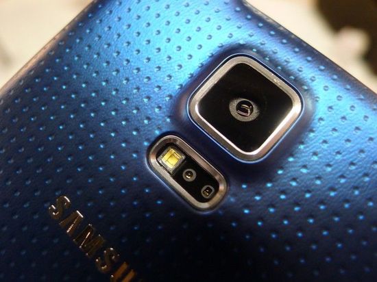 三星Galaxy S5上手体验：心率监视器只是噱头？