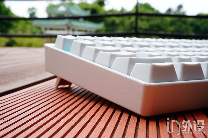 雷柏V500机械键盘白色版图赏