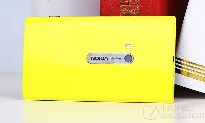 Lumia 535后盖的LOGO换成微软标志了吗？