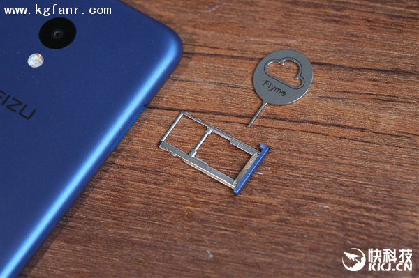 魅蓝5安装SIM手机卡
